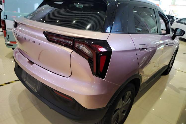 Used Geometry E Firefly 2023 401 km Super-Liked Special Edition 5 Seats