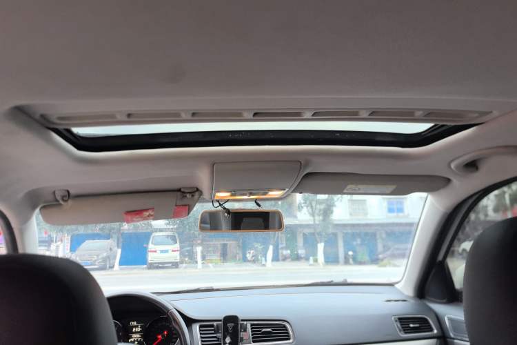 Used Volkswagen Lavida 2017 1.6L Manual Comfort Edition
