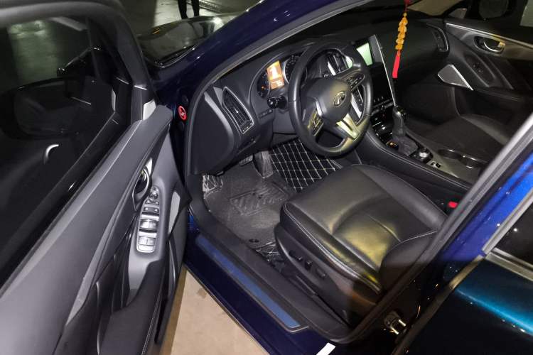 Used Infiniti Q50L 2018 2.0T Enjoyment Edition China V standard Driver Seat