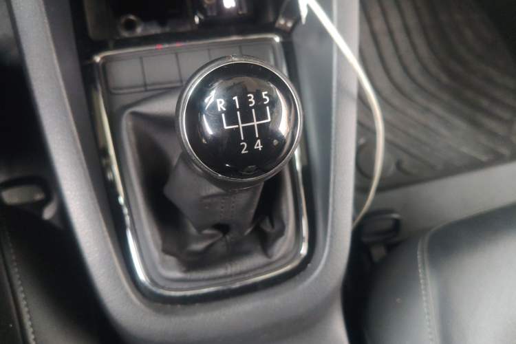 Used Volkswagen Sagitar 2015 230TSI Manual Comfort Version