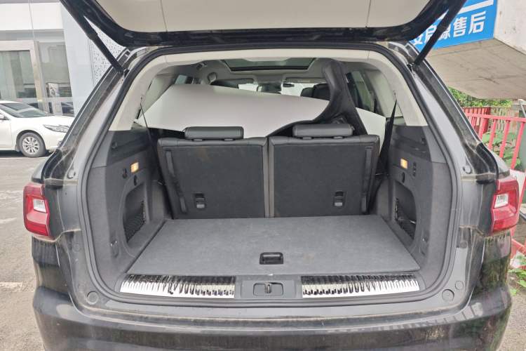 Used Hongqi HS7 2022 3.0T Automatic All-Wheel Drive Smart Connect Flagship Edition 7 Seats Trunk