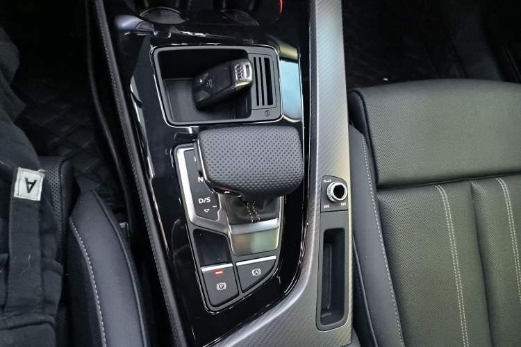 Used Audi A4L 2024 40 TFSI Luxury Dynamic Edition