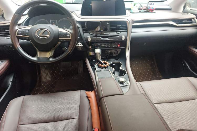 Used Lexus RX 2020 Facelifted 300 4x4 Elegant Edition Center Console