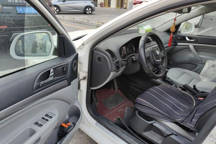 Used Skoda Octavia 2012 1.6L Automatic Yijun Edition Driver Seat