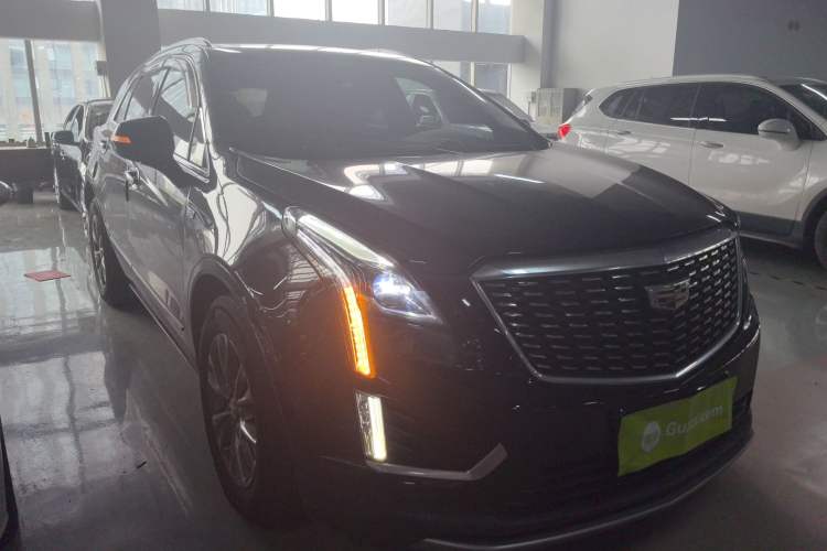 Used Cadillac XT5 2020 28T Luxury Version Front Right 45 Deg