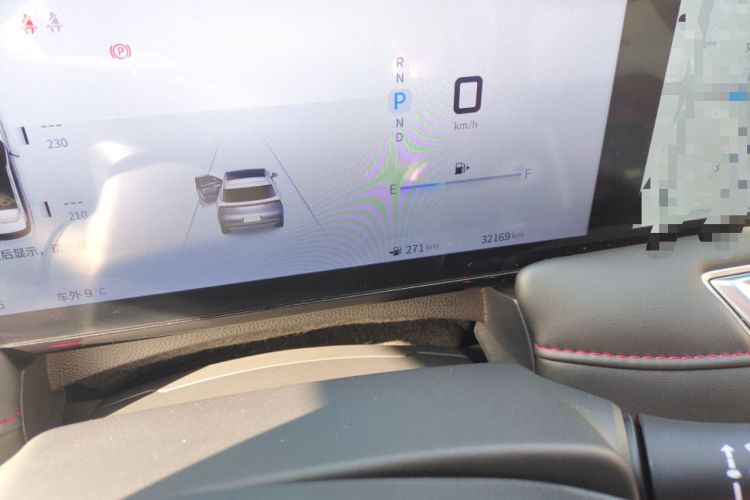 Used Venucia V 2022 260T Black Horse Edition · Idol
