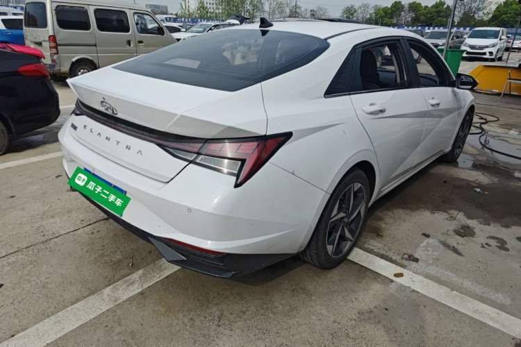 Used Hyundai Elantra 2022 1.5L CVT LUX Prestige Edition Rear Right 45 Deg