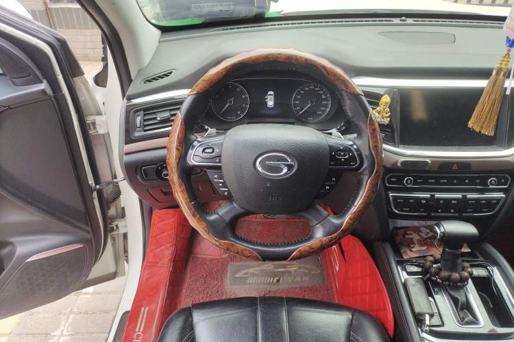 Used GAC Trumpchi GS8 2017 320T Two-Wheel Drive Luxury Smart Connectivity Version (7 Seats)