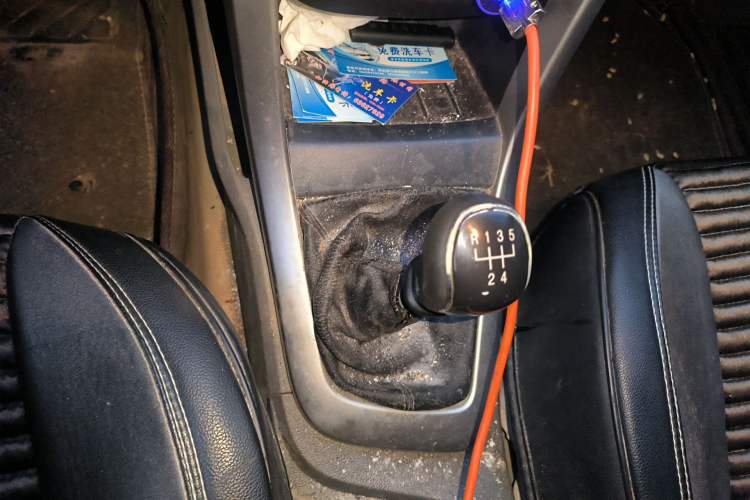 Used Baojun 630 2011 1.5L manual standard version
