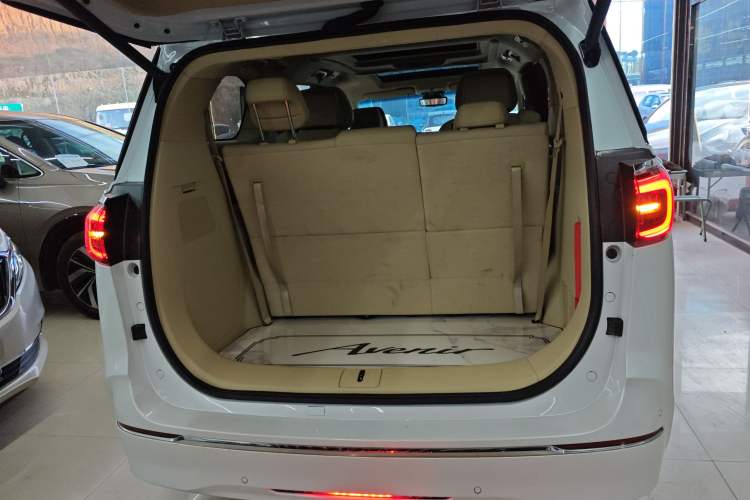 Used Buick GL8 2022 ES Land Cruiser 653T Luxury Model
