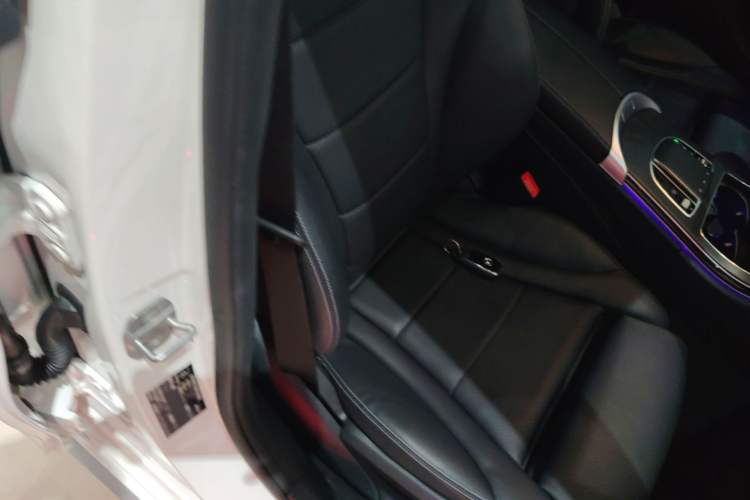 Used Mercedes-Benz C-Class 2021 C 200 L Fashion Edition Sport Version Right Front Seat