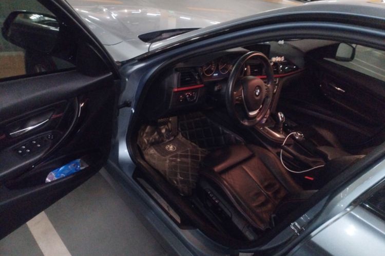 Used BMW 3 Series 2013 320i Sport Design Package
