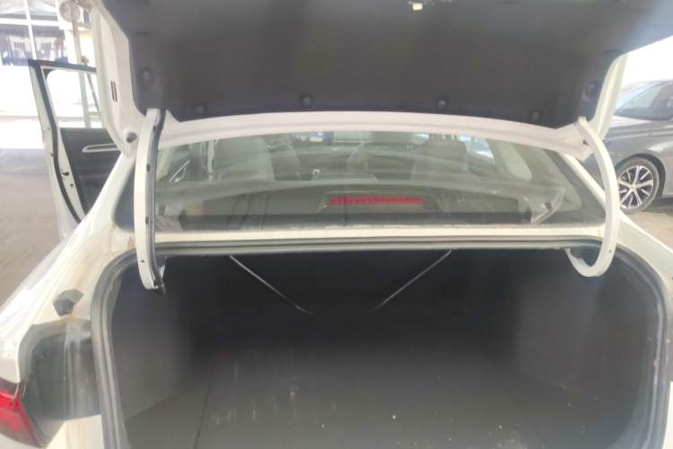 Used Geely Auto Emgrand 2026 Model 4th Generation 4 Millionth Anniversary Edition 1.5L Manual Overdrive Edition
