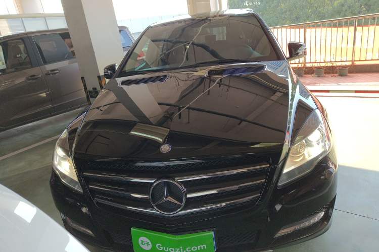 Used Mercedes-Benz R-Class 2017 R 320 4MATIC Business Edition Prestige Model
