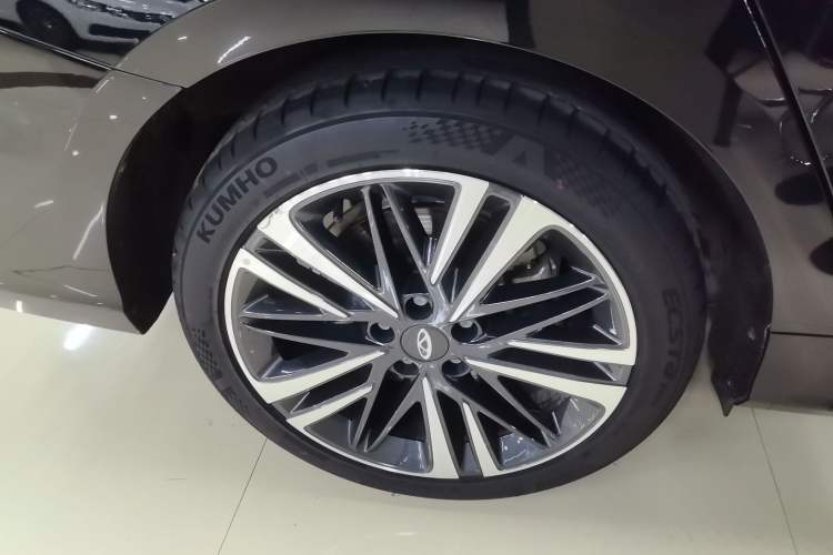 Used Chery Arrizo 8 2023 High-Performance Edition 2.0T DCT Powerfully Equipped
