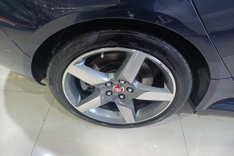 Used Jaguar XE 2017 2.0T 200 PS R-Sport
