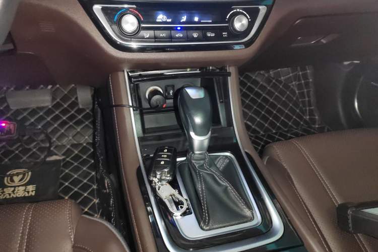 Used CHANGAN Raeton CC 2018 1.5T Automatic Elegant Starry Edition China V Standard
