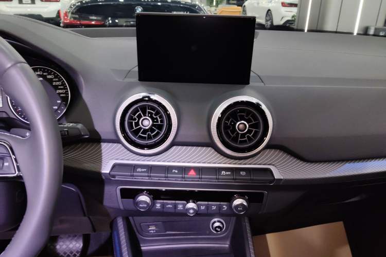 Used Audi Q2L 2023 35TFSI Fashion Dynamic Model Audio And AC Panel