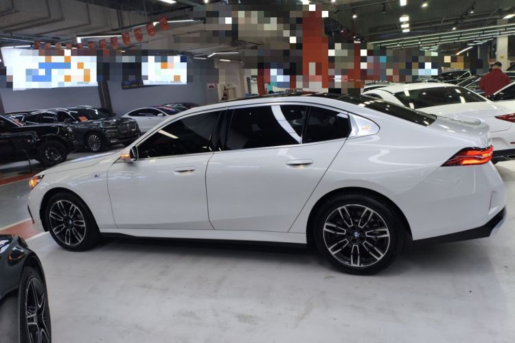 Used BMW 5 Series 2024 530Li Leading Model M Sport Package