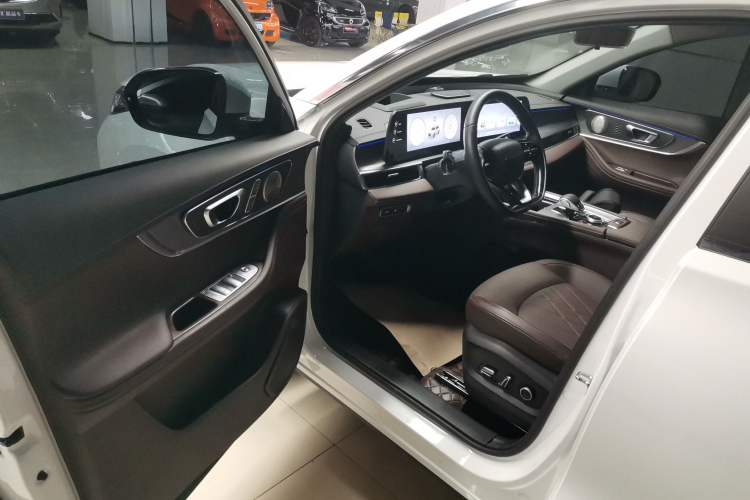 Used Chery Tiggo 8 PRO 2024 Champion Edition 290T Two-Wheel Drive Peak Version 5 Seats
