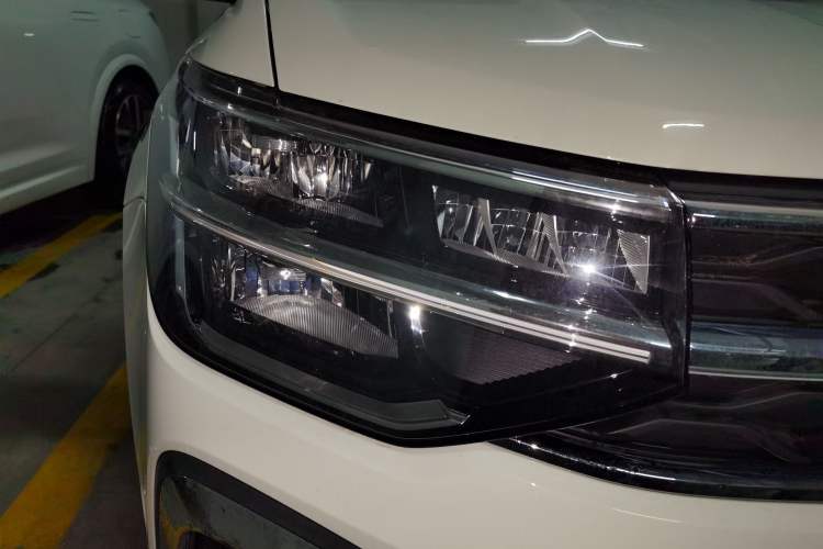 Used Volkswagen Tharu 2023 300TSI Two-Wheel-Drive Moonlight Edition