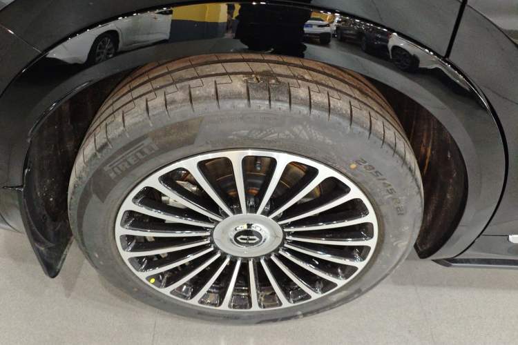 Used Hima AITO M8 2025 Extended-Range Max+ Version 53.4 kWh 6-Seater Edition
