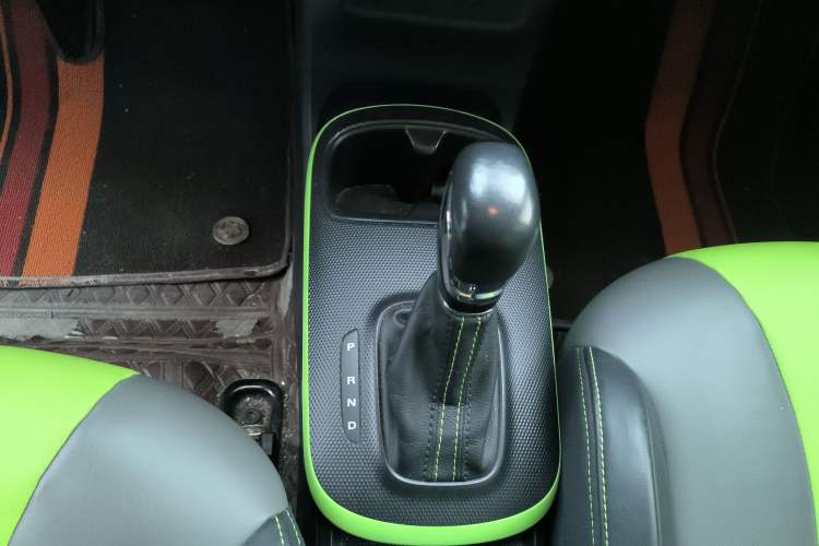 Used Roewe Clever 2021 302 km New Four-Seater Super-Efficient Version
