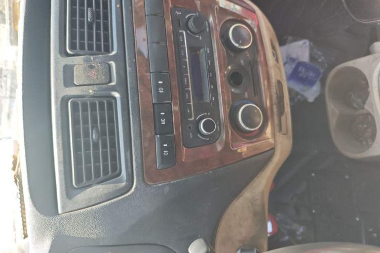 Used CHANGAN KAICHENG Ruixing M80 2014 1.5L Standard Version 4G15S