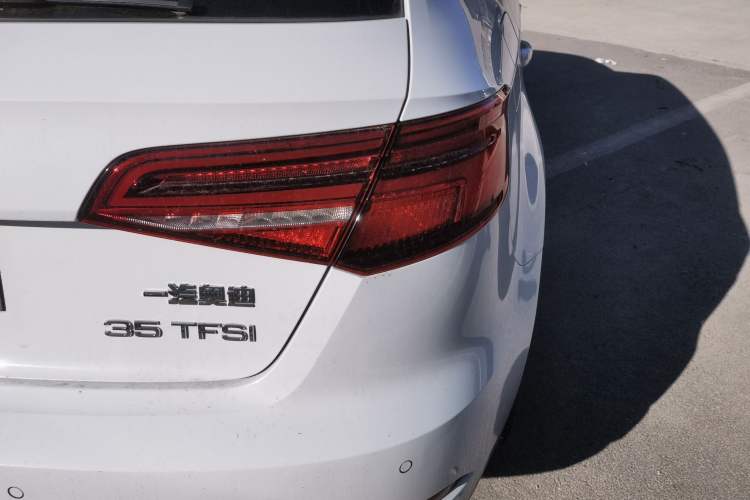 Used Audi A3 2020 Sportback 35 TFSI Ambition China VI Right Rear Taillight