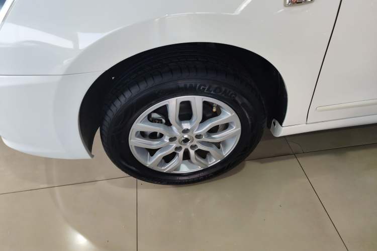 Used Dongfeng Junfeng E11K 2019 Standard Model Left Front Wheel Hub