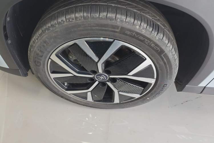Used BYD Song L DM-i 2025 Intelligent Driving Version 160 km Beyond-Range Type Left Front Wheel Hub