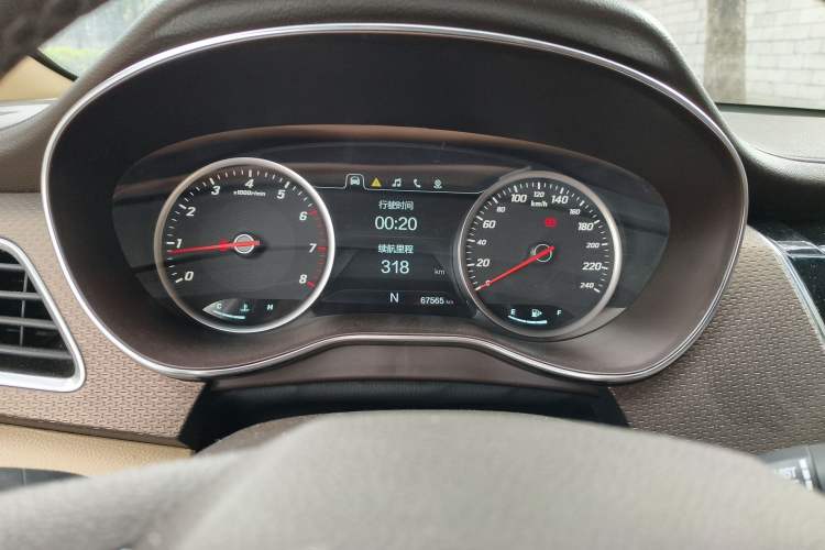 Used Baojun 730 2017 1.8L iAMT Luxury Version 7-Seater
