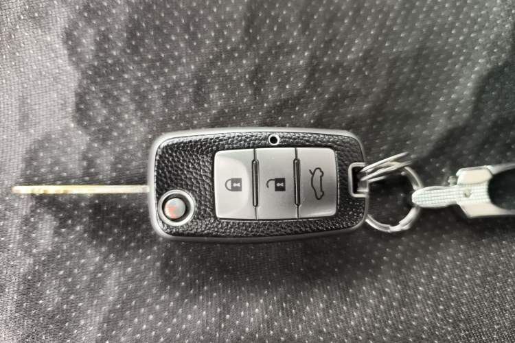 Used FORTHING Lingzhi 2017 M5L 1.6L 7-Seater Comfort Model
