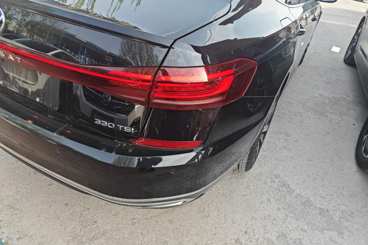 Used Volkswagen Passat 2023 Facelift 330TSI Prestige Edition Exterior 3