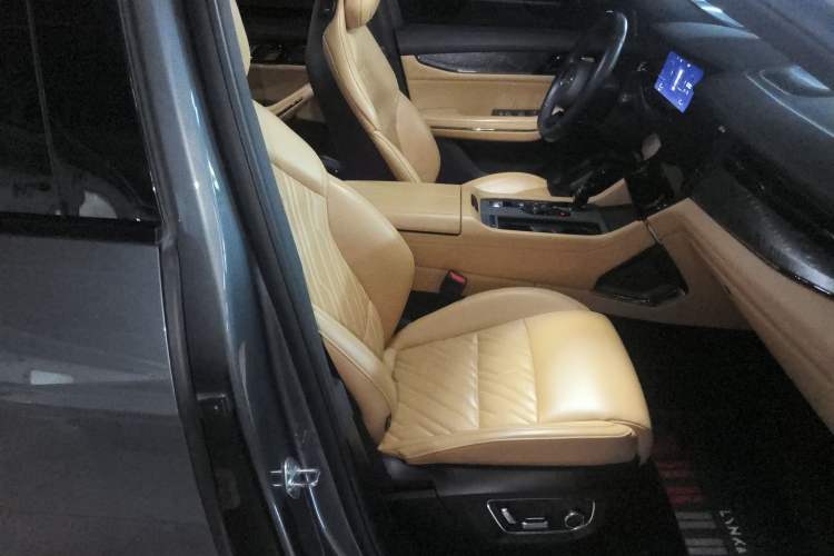 Used Lynk & Co 09 EM-P 2021 2.0T PHEV Halo Six-Seater