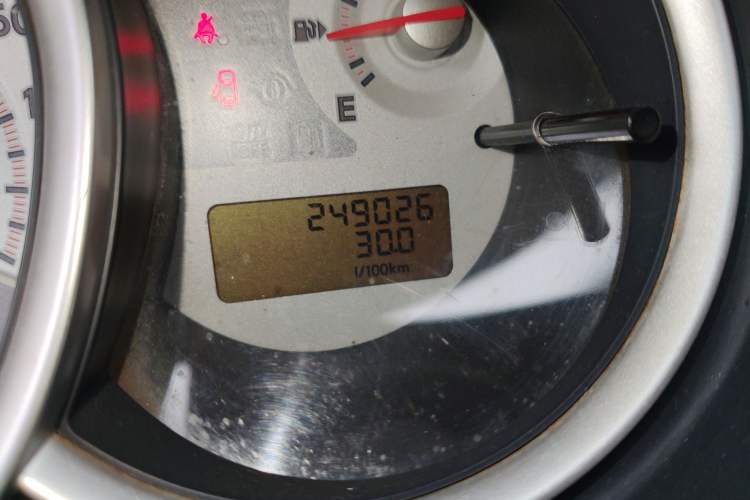 Used Nissan Tiida Sedan 2008 1.6L Manual Smart Version Odometer Close Up