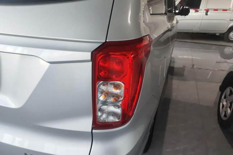 Used Wuling Hongguang 2021 1.5L Revised S Standard Version Hydraulic-Power-Assisted LAR
