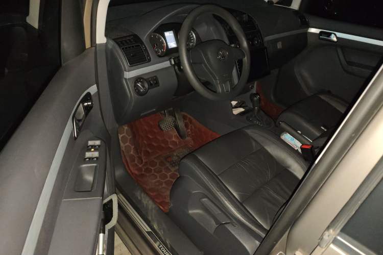 Used Volkswagen Touran 2015 1.4T DSG Comfort Edition 5 Seats
