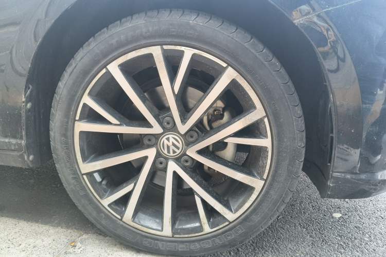 Used Volkswagen Lavida 2019 280TSI DSG Luxury Edition China VI Standard Right Front Wheel Hub