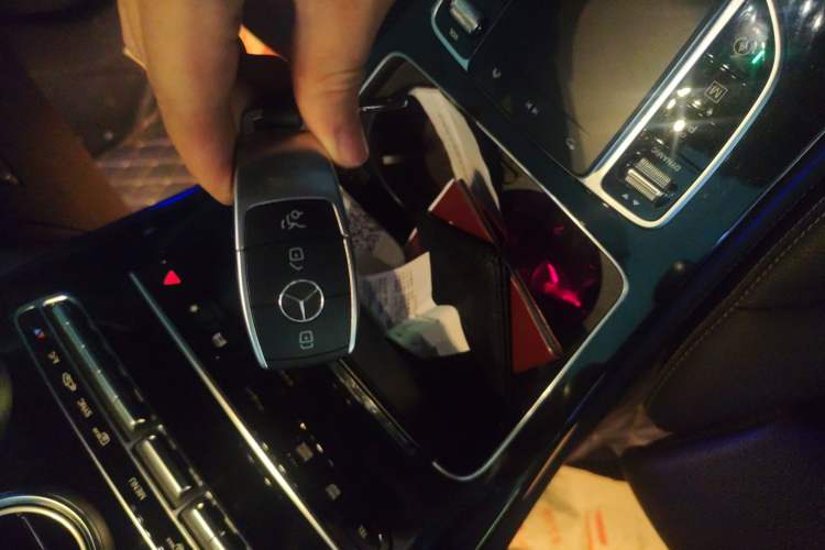 Used Mercedes-Benz GLC 2021 GLC 260 L 4MATIC Dynamic Edition Vehicle Key