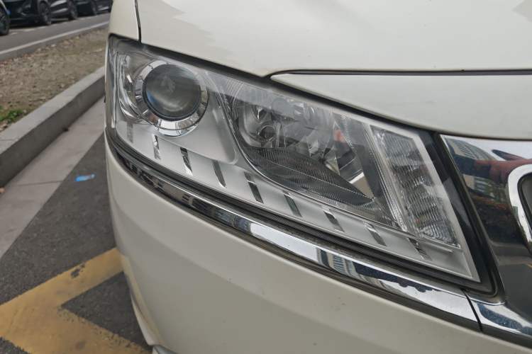 Used Geely Auto Emgrand GT 2016 2.4L Comfort Version Right Front Headlight