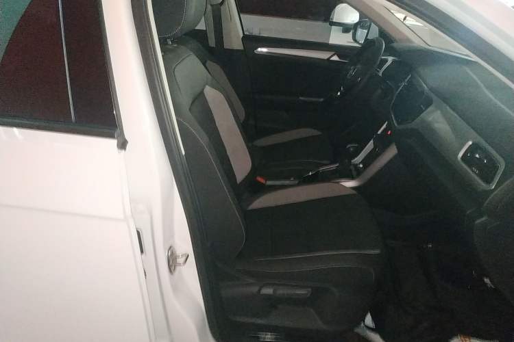 Used Volkswagen T-ROC 2022 280TSI DSG Two-Wheel Drive Elite PLUS