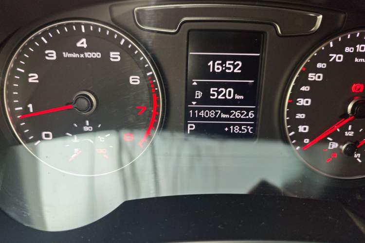 Used Audi Q3 2017 35 TFSI Fashion Model Odometer Close Up