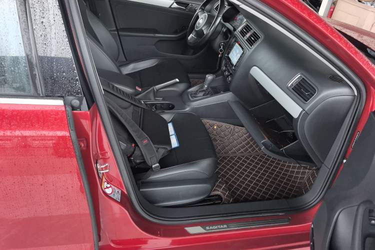 Used Volkswagen Sagitar 2014 Revised Version 1.6L Automatic Comfort Edition