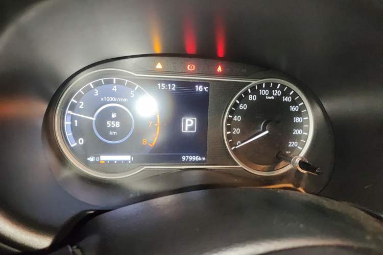 Used Nissan Kicks 2018 1.5L CVT Smart Connect Luxury Edition
