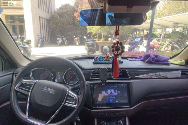 Used Lifan Auto Myway 2016 1.5L Manual Comfort Edition Center Console