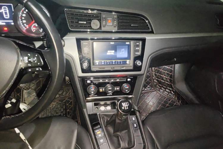 Used Volkswagen Lamando 2017 280TSI Manual Comfort Edition