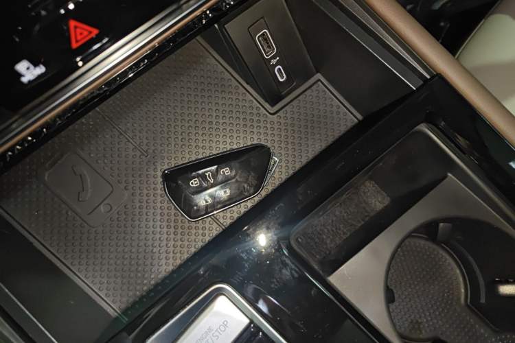 Used Volkswagen Viloran 2024 380TSI Luxury Edition