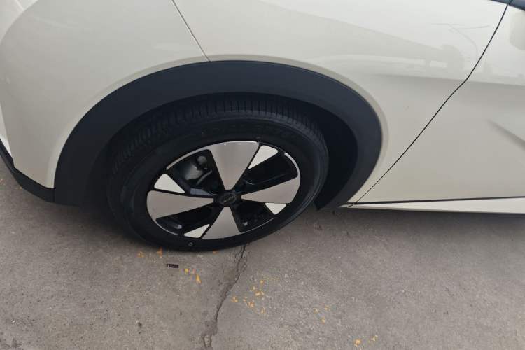 Used BYD Dolphin 2023 420 km Free Version Left Front Wheel Hub