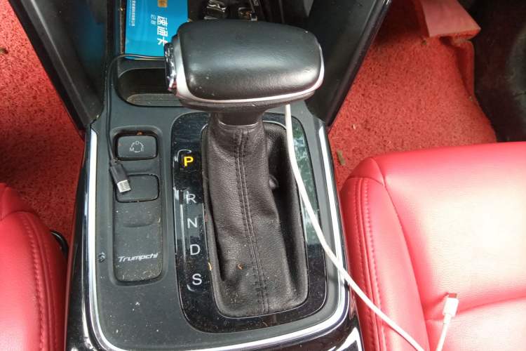 Used GAC Trumpchi GS4 2018 200T G-DCT Two-Wheel Drive Comfort Edition Gear Lever